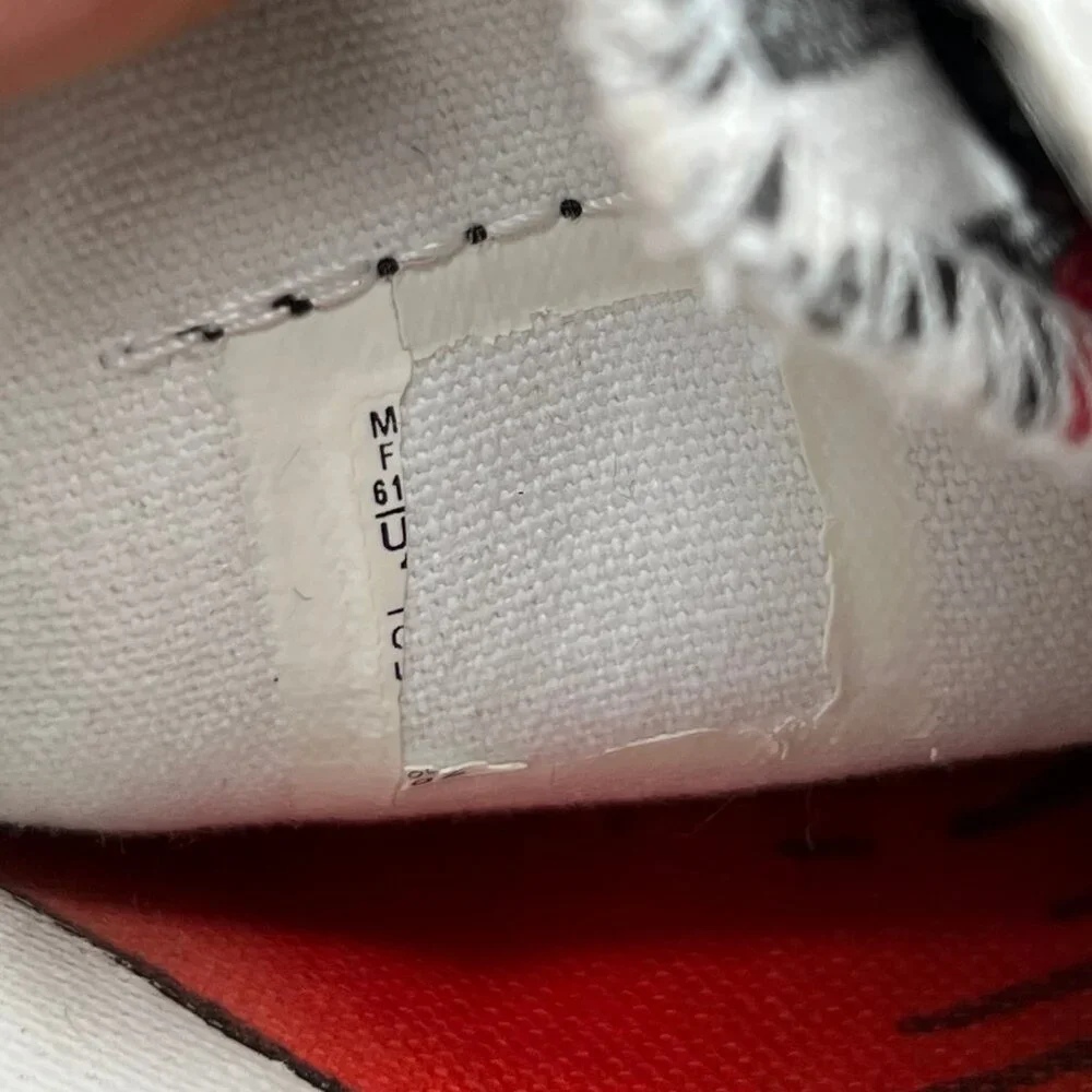 Converse dr seuss